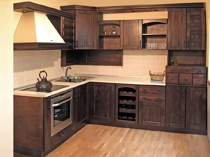 Kitchen Yana – l-shaped lime kitchen with curved forms and wine racks, good for low rooms, photo 1