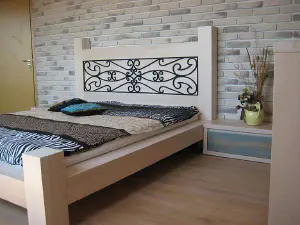 Bedroom Verona – white lime with a wrought iron panel in the headboard and blue accents on the chest, photo 2
